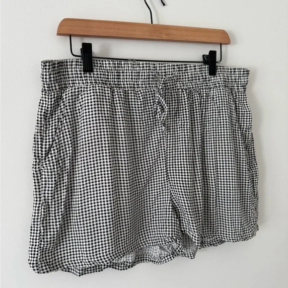 Black & White Gingham Drawstring Shorts - Picture 2 of 4
